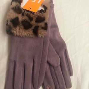 NWT Love of Fashion Sophisticated Leopard Gloves